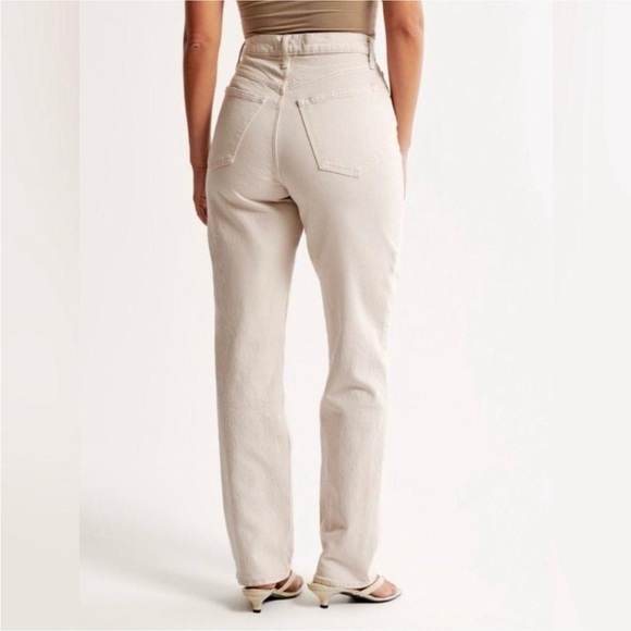 Abercrombie & Fitch Beige Ultra High Rise The 90s Straight Jeans - Picture 2 of 5